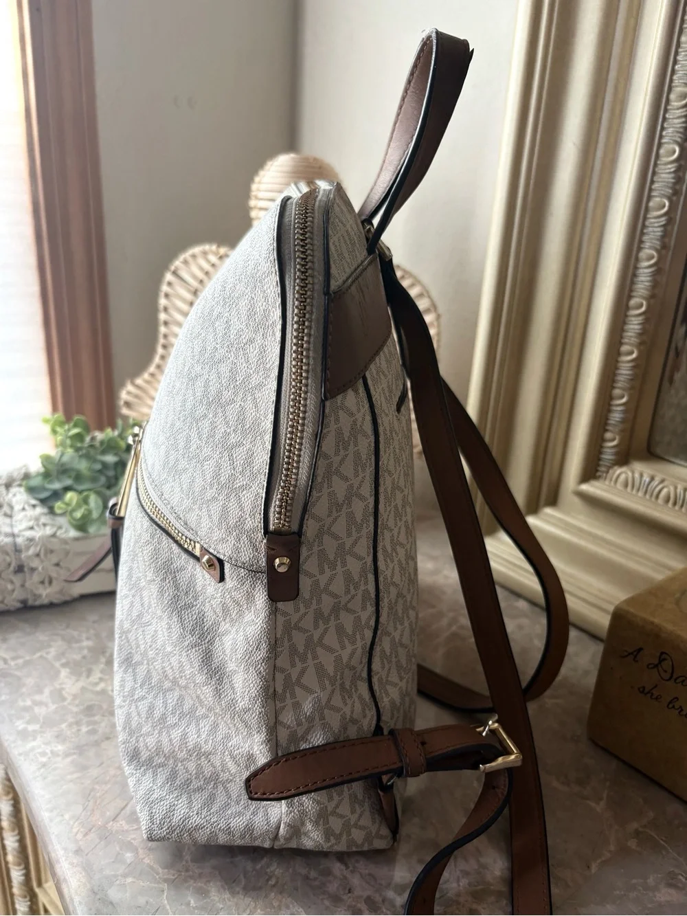 MICHAEL KORS MK Rhea Zip Medium Slim Backpack • Logo Vanilla / Acorn / Beige